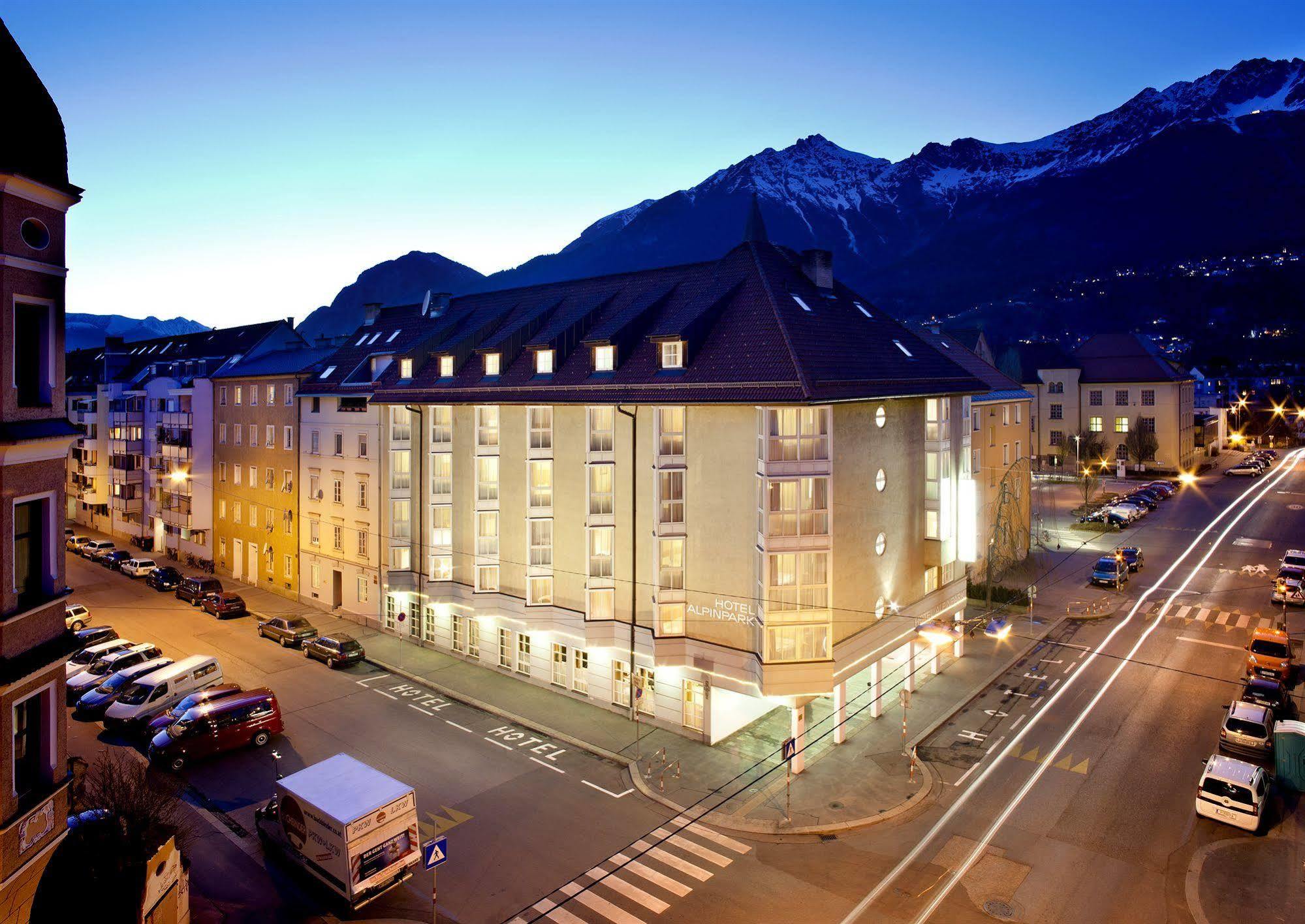 Hotel Alpinpark Innsbruck Exteriör bild